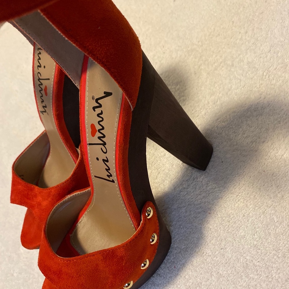 Almost Brand New Sexy Gorgeous Heels By LUICHINNY - box 29